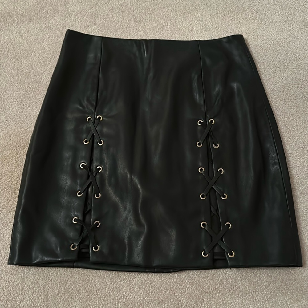 Bebe leather skirt